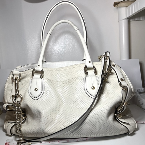Pre Loved COACH Embossed Exotic Python Sierra White Shoulder Bag No 16753 - Picture 4 of 15